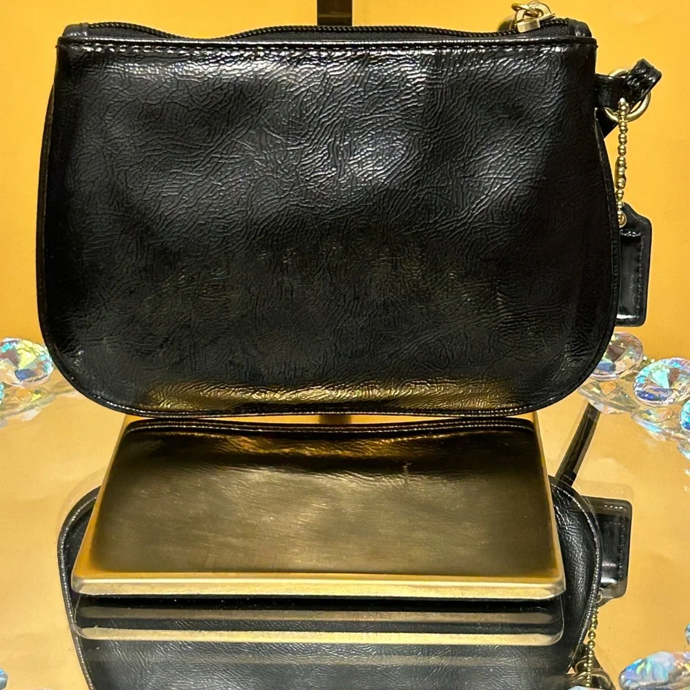 Coach Poppy Black Wristlet Approx. 6.5 x 4 - Picture 2 of 10